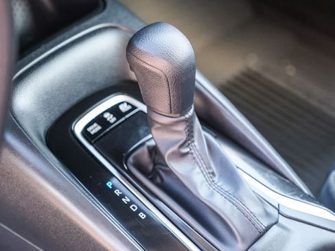Used 2025 Toyota Corolla LE FWD image 21
