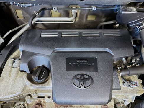 Used 2017 Toyota RAV4 LE image 38