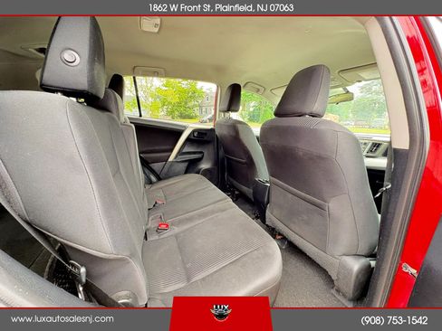 Used 2014 Toyota RAV4 LE AWD/4WD image 23