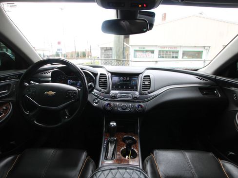 Used 2014 Chevrolet Impala LTZ FWD image 13