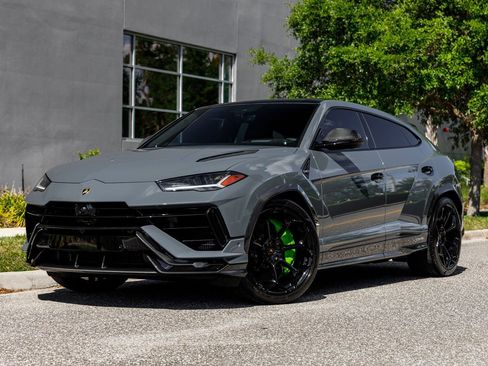 Used 2023 Lamborghini Urus Performante AWD/4WD image 36