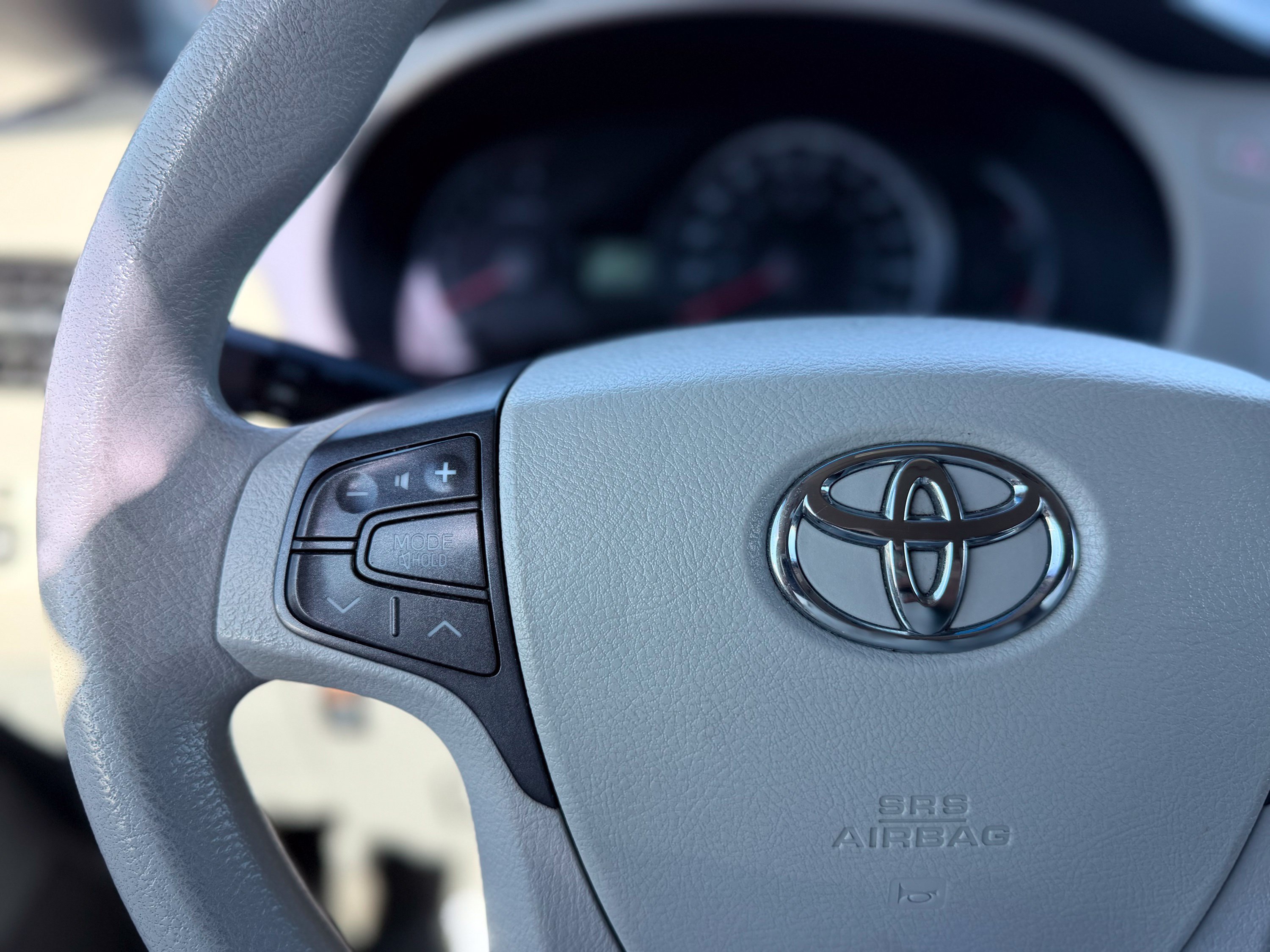 Used 2011 Toyota Sienna LE FWD image 34