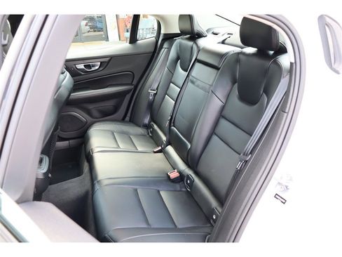 Used 2020 Volvo S60 T6 Momentum AWD/4WD image 21