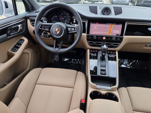 Used 2026 Porsche Macan AWD/4WD image 28
