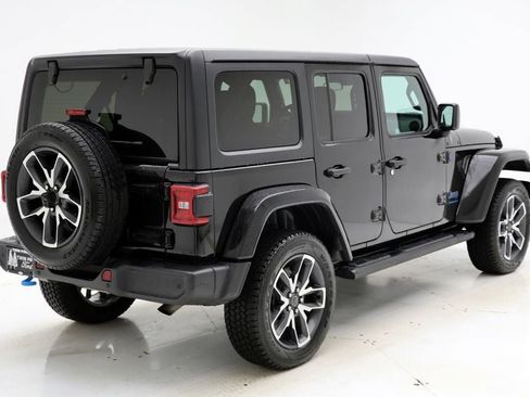 Used 2024 Jeep Wrangler Unlimited w/ Convenience Group image 9