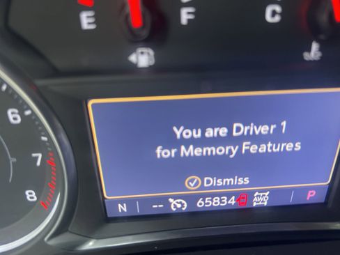 Used 2021 GMC Acadia SLT w/ Preferred Package image 7