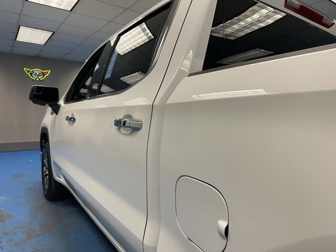 Certified 2025 GMC Sierra 1500 SLT image 18