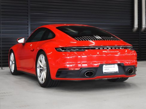Used 2024 Porsche 911 Carrera 4S AWD/4WD image 3
