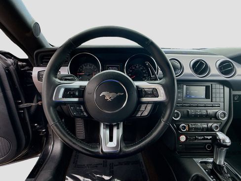 Used 2017 Ford Mustang Coupe image 10