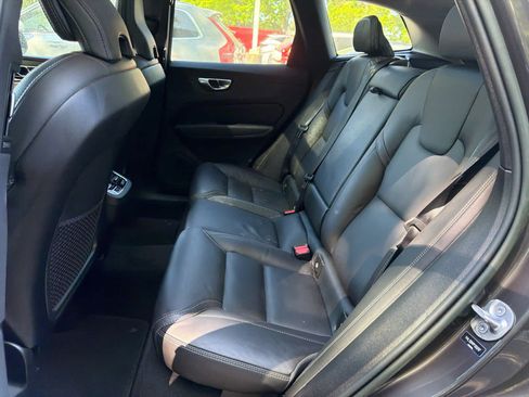 Used 2023 Volvo XC60 B5 Ultimate image 23