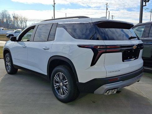 New 2026 Chevrolet Traverse LT image 3