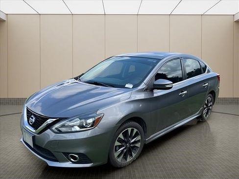 Used 2017 Nissan Sentra SR FWD image 2