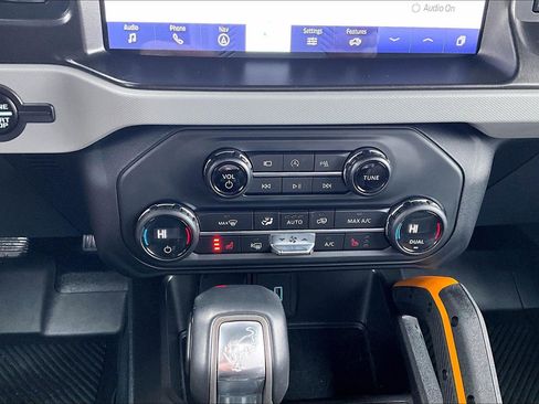 Used 2023 Ford Bronco Badlands image 14