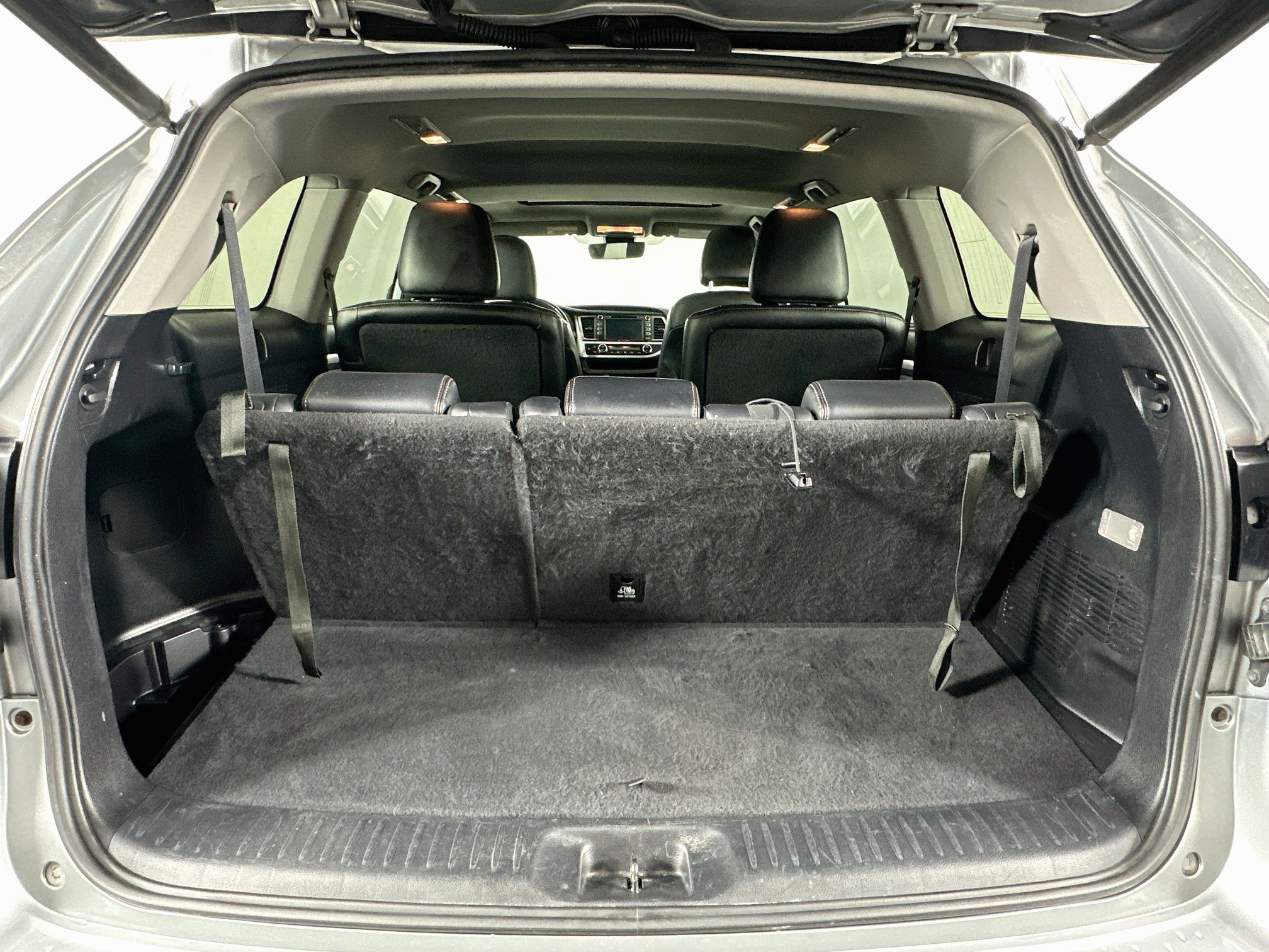 Used 2018 Toyota Highlander XLE FWD image 31