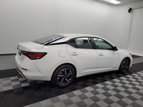 Used 2025 Nissan Sentra SV FWD image 10