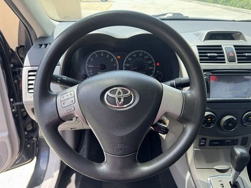 Used 2013 Toyota Corolla LE FWD image 9