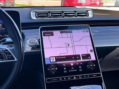 Used 2024 Mercedes-Benz S 580e 4MATIC Sedan image 9