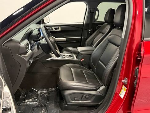 Used 2023 Ford Explorer XLT w/ Equipment Group 202A AWD/4WD image 12