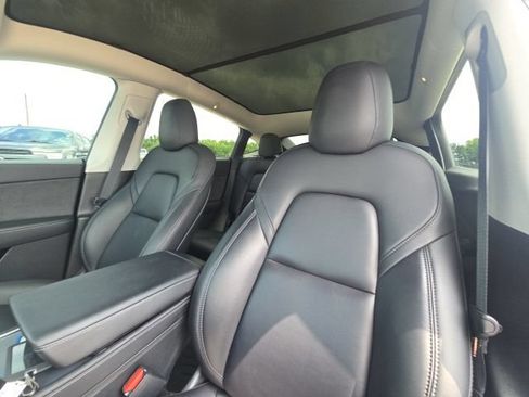 Used 2022 Tesla Model Y Performance AWD/4WD image 18