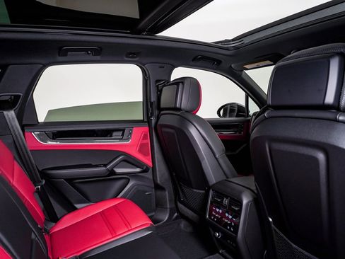 New 2026 Porsche Cayenne image 16