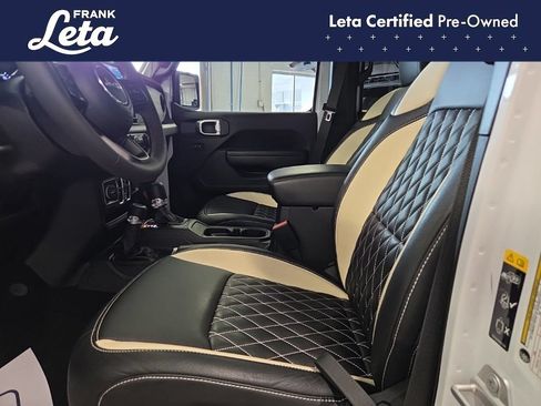 Used 2024 Jeep Wrangler Unlimited w/ Convenience Group AWD/4WD image 13