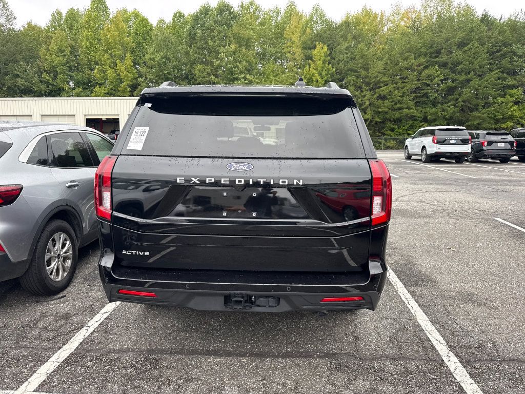 Used 2025 Ford Expedition Active AWD/4WD image 15