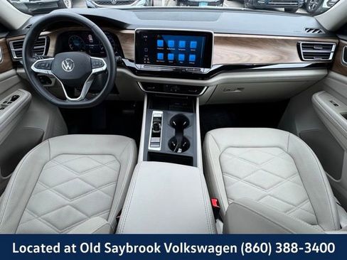 Used 2024 Volkswagen Atlas SE FWD image 15