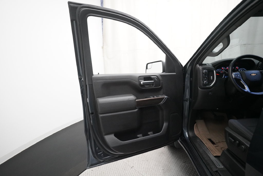 Used 2022 Chevrolet Silverado 1500 LT AWD/4WD image 26
