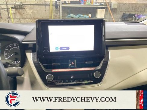 Used 2025 Toyota Corolla LE image 25