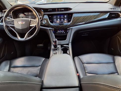 Used 2022 Cadillac XT6 Premium Luxury image 11