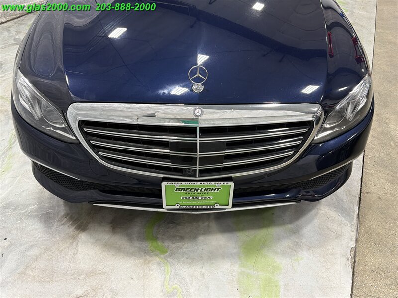 Used 2017 Mercedes-Benz E 400 4MATIC Wagon image 30