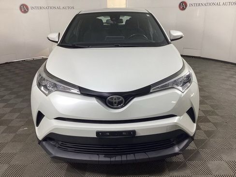 Used 2018 Toyota C-HR XLE image 2