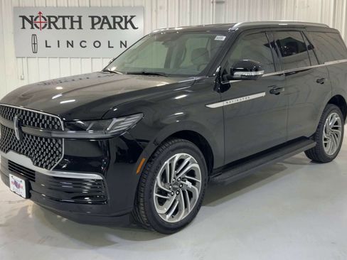 New 2026 Lincoln Navigator Premiere AWD/4WD image 5