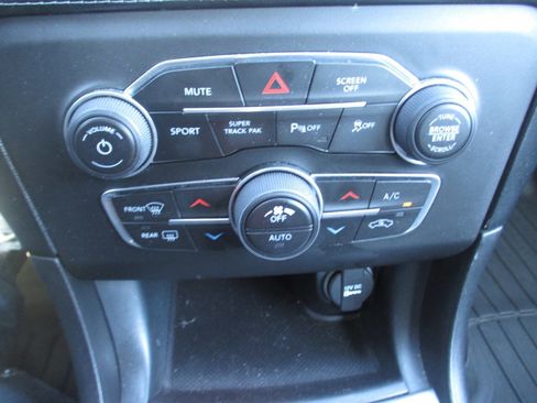 Used 2019 Dodge Charger SXT w/ Plus Group image 42