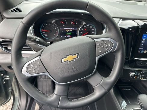 Used 2023 Chevrolet Traverse LT image 15