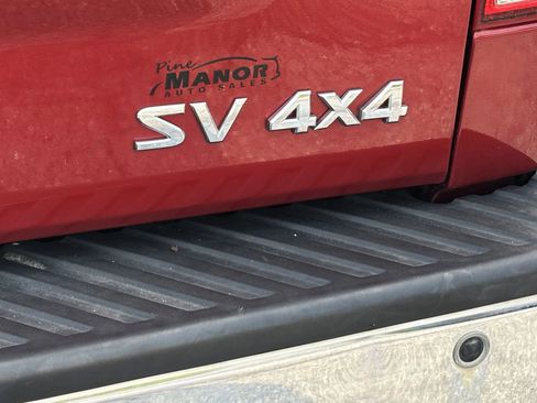 Used 2015 Nissan Titan SV w/ SV Value Truck Package AWD/4WD image 32