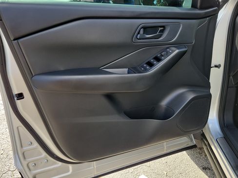 Certified 2024 Nissan Rogue S FWD image 15