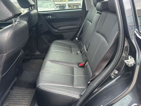 Used 2018 Subaru Forester 2.5i Touring AWD/4WD image 11
