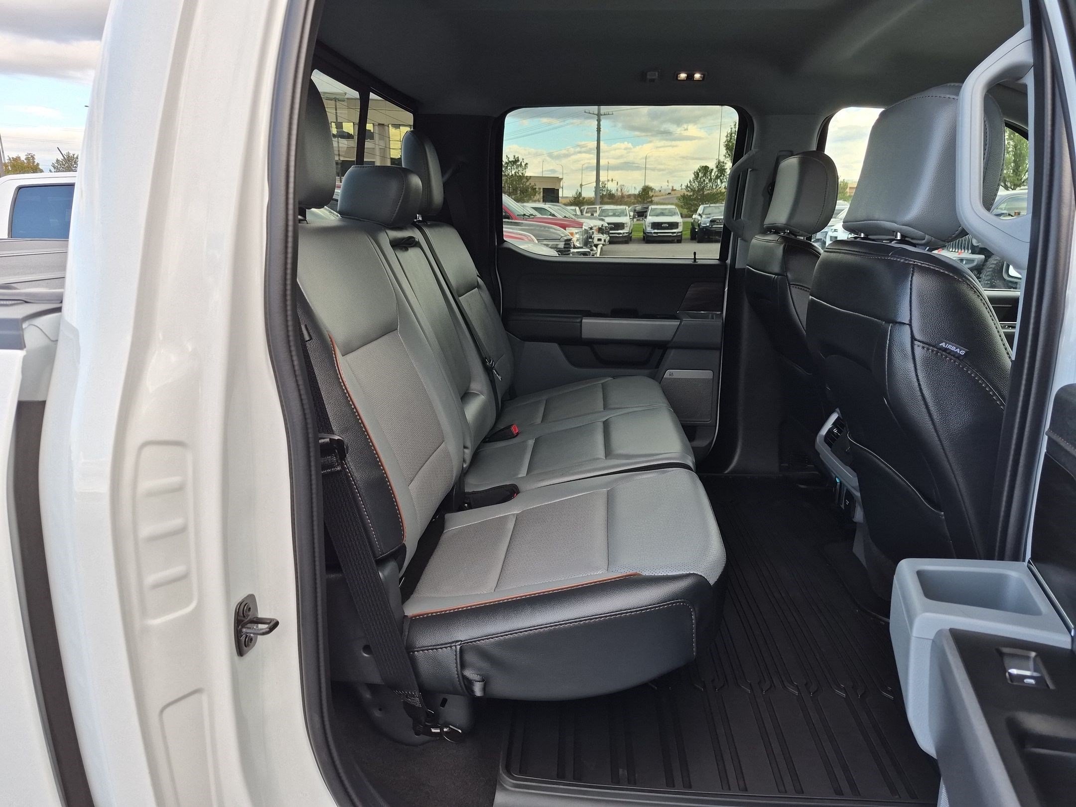 Used 2024 Ford F150 Lariat w/ Tow/Haul Package AWD/4WD image 33