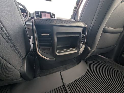 New 2026 RAM 1500 4x4 Crew Cab image 37