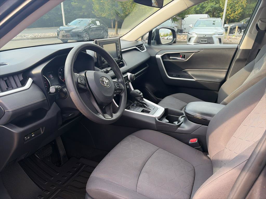 Used 2021 Toyota RAV4 XLE AWD/4WD image 19