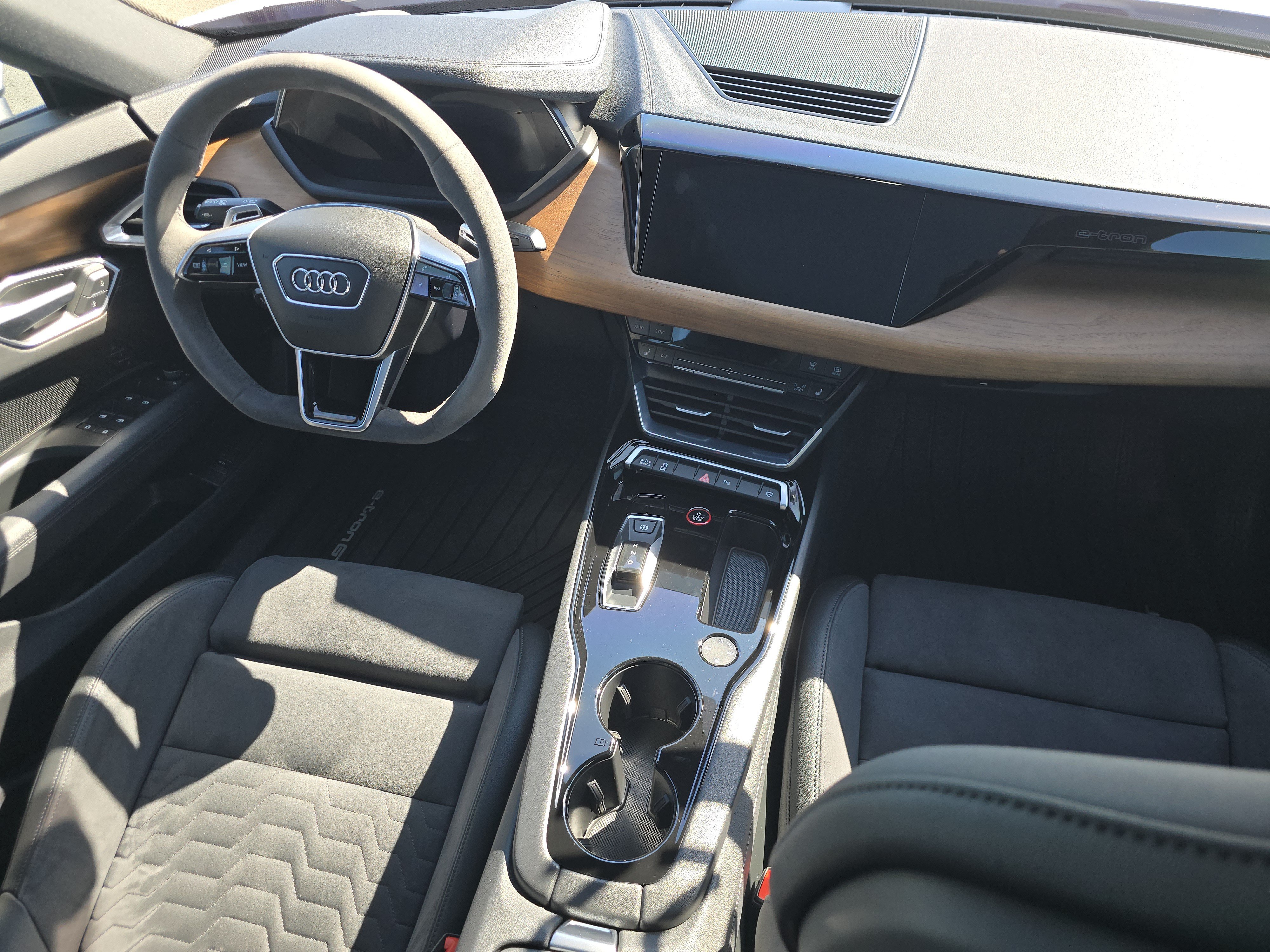 Certified 2022 Audi e-tron GT Premium Plus AWD/4WD image 20