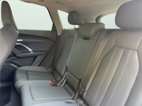 Certified 2025 Audi Q5 Premium Plus w/ Premium Plus AWD/4WD image 47