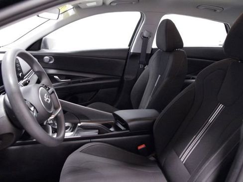 Used 2023 Hyundai Elantra SEL image 15