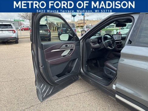 Certified 2025 Ford Explorer Platinum AWD/4WD image 10