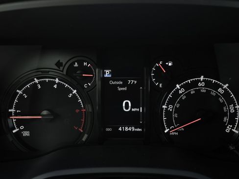 Used 2024 Toyota 4Runner SR5 image 28