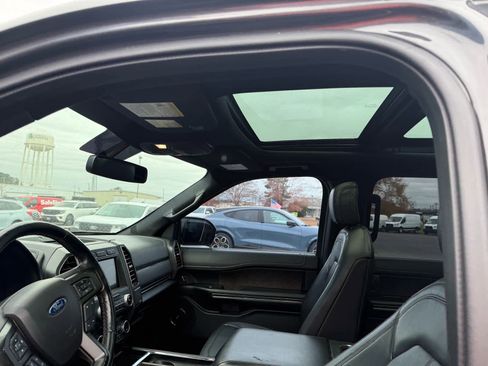 Used 2018 Ford Expedition Max Limited image 10