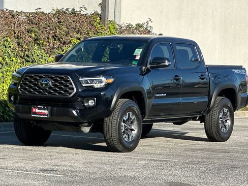 Used 2020 Toyota Tacoma TRD Off-Road w/ TRD Premium Off Road Package image 9
