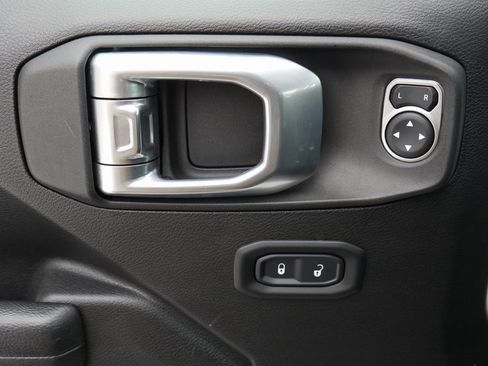 Used 2022 Jeep Gladiator Sport image 14