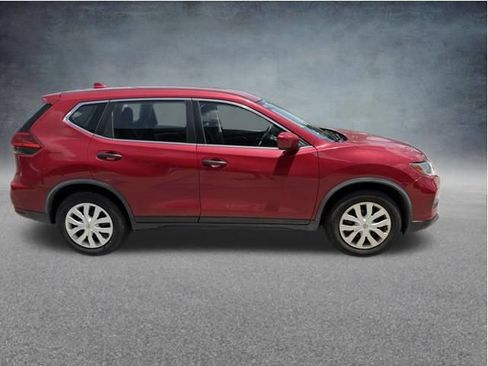 Used 2017 Nissan Rogue S FWD image 6